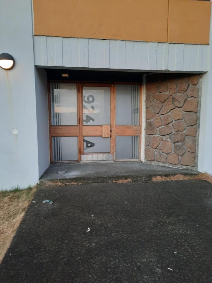 Apartment Near The Airport Njarthvik Exterior photo